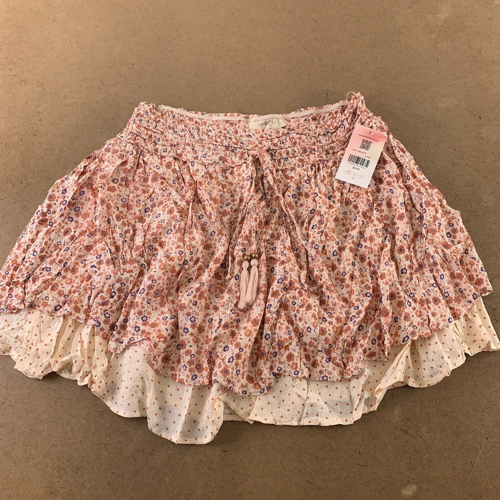 A Beautiful Soul Women's 1X Ivory Floral Smocked Waist Layered Mini Skirt NWT